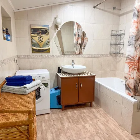 Apartment оперний театр площа ринок спальня і кухня-вітальня